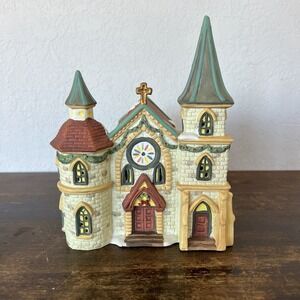 Heartland Valley Village 2000 Cathedral Church Limited Edition O'Well Lighted
